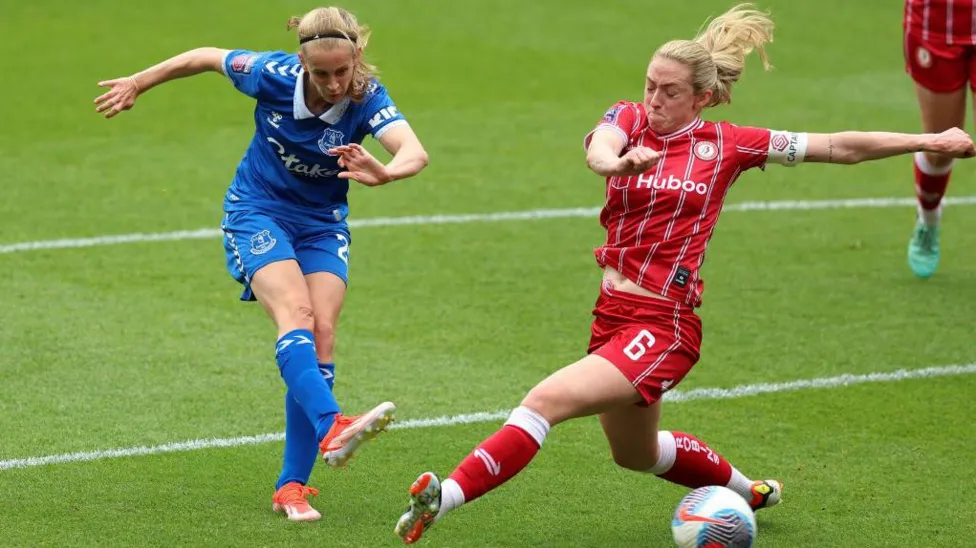 Katja Snoeijs maakt Rentree bij Everton!