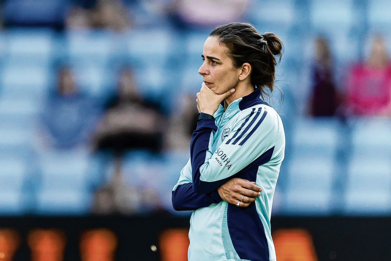 ‘Arsenal-coach Renée Slegers faalt in Selectiebeleid’