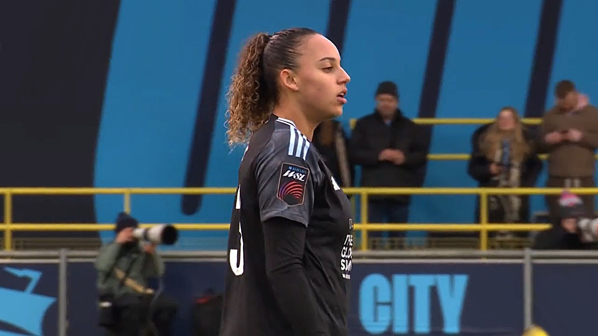 Geen teken van Chasity Grant bij Aston Villa