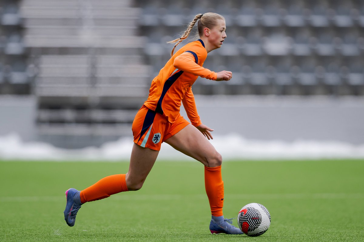 Liv Pennock tekent definitief bij FC Barcelona!