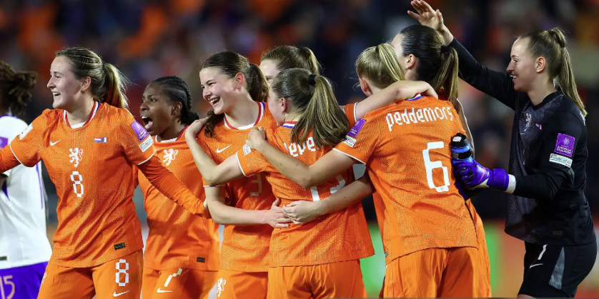 De Jeugd Heeft Euvel van Hiërarchische Cultuur Bij OranjeLeeuwinnen Overwonnen