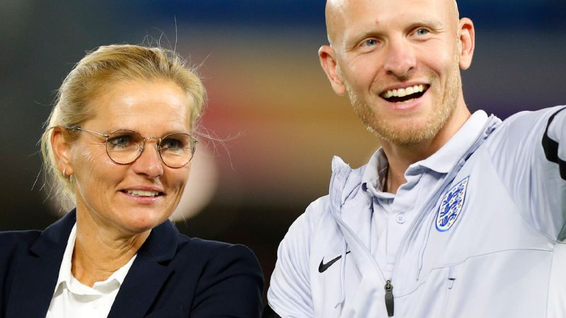 Sarina Wiegman tekent bij als Engelse Bondscoach