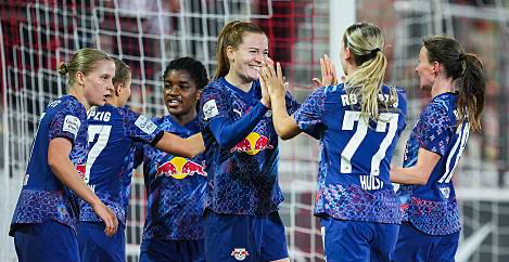 Nikée van Dijk en Alieke Tuin Scoren Tegen Freiburg