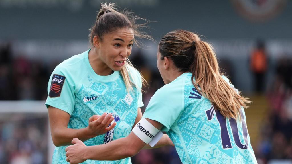 Daniëlle van de Donk geeft met hakballetje assist bij London City Lionesses
